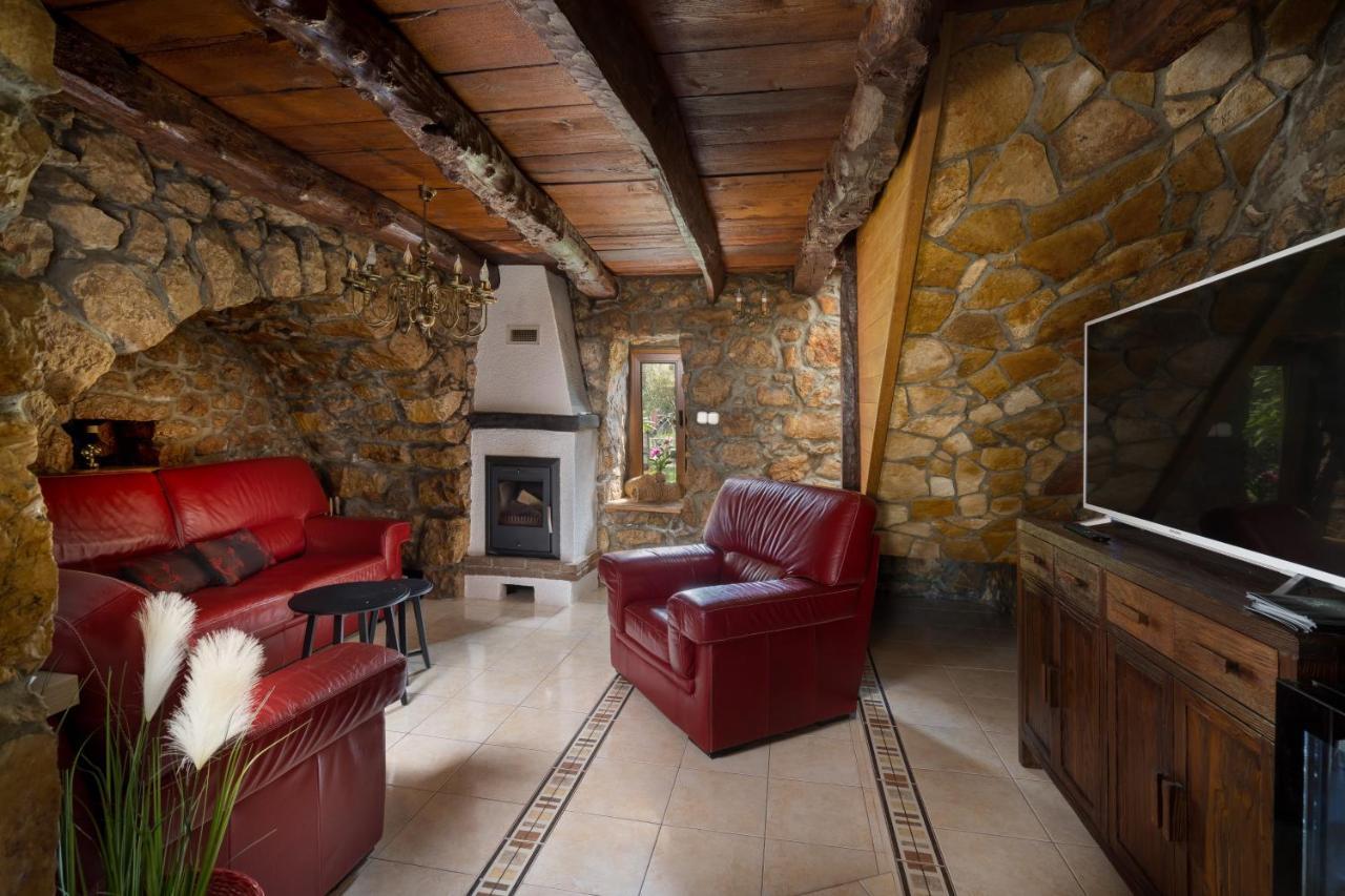 Stone Lady Holiday Home With Pool&Hot Tub,Sauna,Bbq,Garden Rasopasno Exterior foto