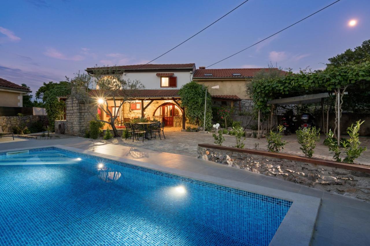 Stone Lady Holiday Home With Pool&Hot Tub,Sauna,Bbq,Garden Rasopasno Exterior foto